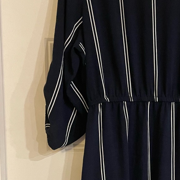 Navy striped dress, light and airy casual elegance, preppy 3/4 sleeves - Picture 4 of 4